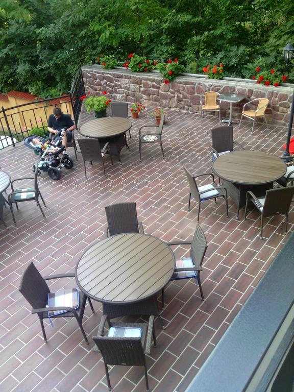 Stan Es Panzio Bed & Breakfast Balatonalmadi Exterior photo