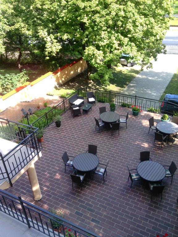 Stan Es Panzio Bed & Breakfast Balatonalmadi Exterior photo
