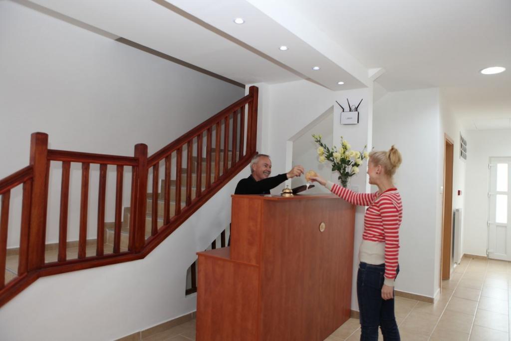 Stan Es Panzio Bed & Breakfast Balatonalmadi Exterior photo